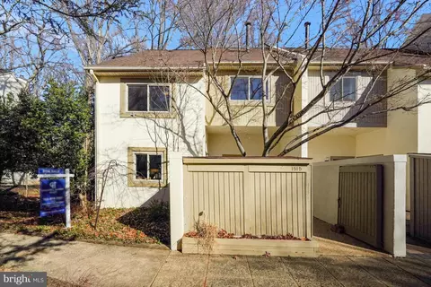 1515 Inlet Ct, Reston, VA 20190