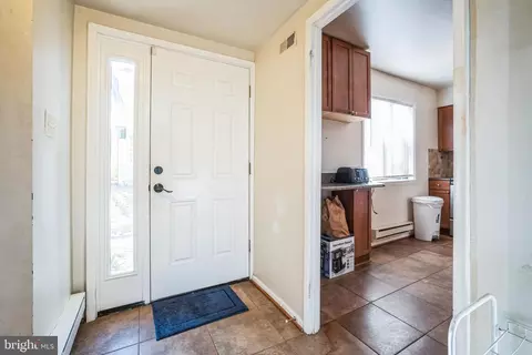 Entry Way - 2228 Lofty Heights Pl, Reston, VA 20191 photo 2 of 6