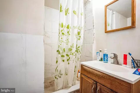 Bath - 2228 Lofty Heights Pl, Reston, VA 20191 photo 4 of 4