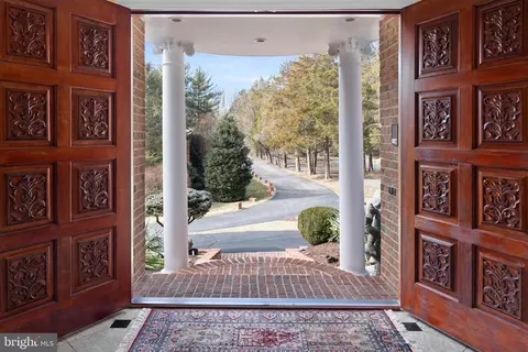 Entry Way - 1071 Spring Hill Rd, Mclean, VA 22102 photo 2 of 4