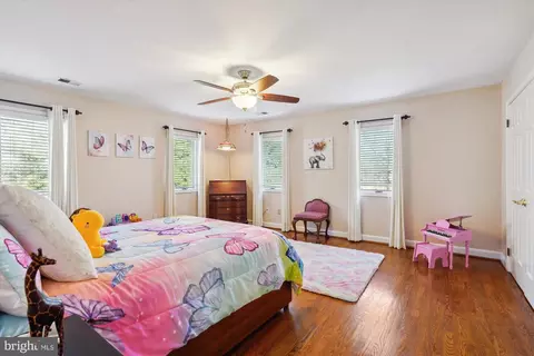 Bedroom - 1071 Spring Hill Rd, Mclean, VA 22102 photo 3 of 6