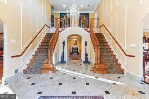 Entry Way - 1071 Spring Hill Rd, Mclean, VA 22102 photo 3 of 4