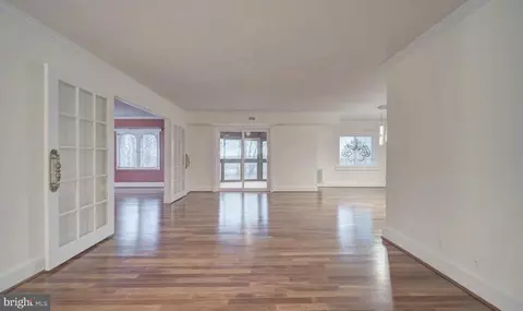 8370 Greensboro Dr #122, Mclean, VA 22102