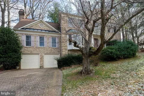 Exterior - 6401 Oak Meadow Way, Mclean, VA 22101 photo 10 of 11