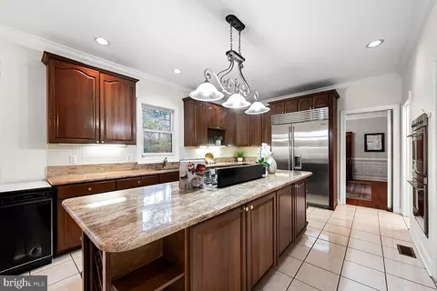 Kitchen - 6401 Oak Meadow Way, Mclean, VA 22101 photo 1 of 6