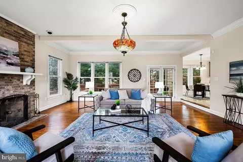 Living - 6401 Oak Meadow Way, Mclean, VA 22101 photo 4 of 12