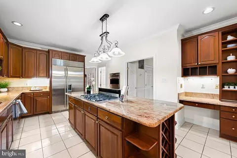 Kitchen - 6401 Oak Meadow Way, Mclean, VA 22101 photo 4 of 6