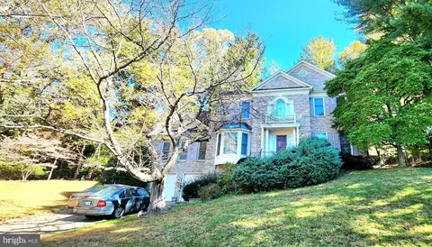 Exterior - 6401 Oak Meadow Way, Mclean, VA 22101 photo 3 of 11