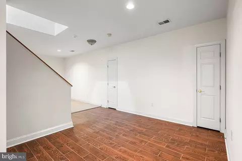 Living - 6401 Oak Meadow Way, Mclean, VA 22101 photo 12 of 12
