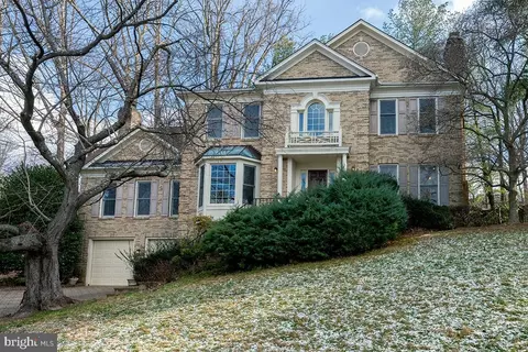 Exterior - 6401 Oak Meadow Way, Mclean, VA 22101 photo 4 of 11