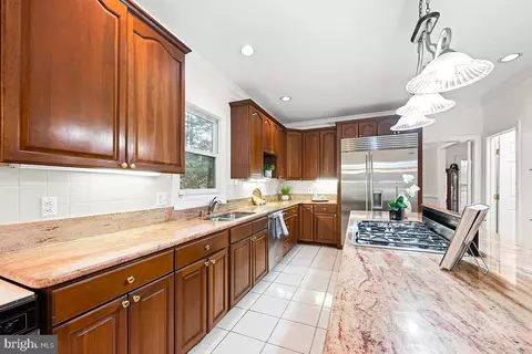 Kitchen - 6401 Oak Meadow Way, Mclean, VA 22101 photo 3 of 6