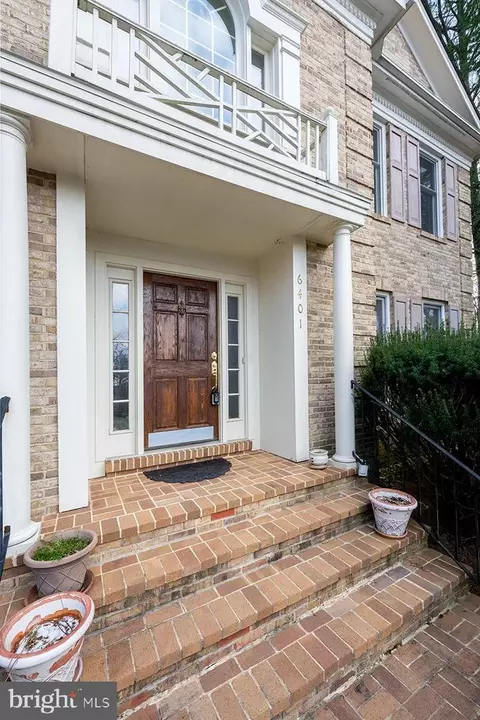 Exterior - 6401 Oak Meadow Way, Mclean, VA 22101 photo 9 of 11