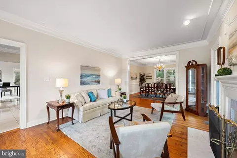 Living - 6401 Oak Meadow Way, Mclean, VA 22101 photo 9 of 12
