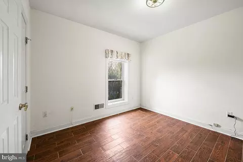 Bedroom - 6401 Oak Meadow Way, Mclean, VA 22101 photo 8 of 8