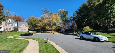 Exterior - 6401 Oak Meadow Way, Mclean, VA 22101 photo 5 of 11