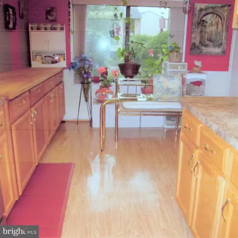 10216 Bushman Dr #203, Oakton, VA 22124