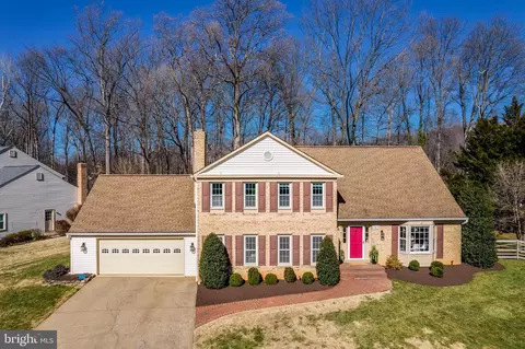 1819 Abbey Oak Dr, Vienna, VA 22182