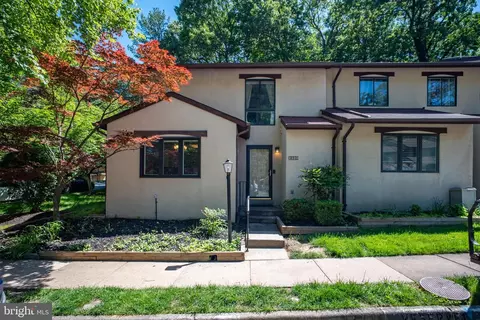2320 Glade Bank Way, Reston, VA 20191