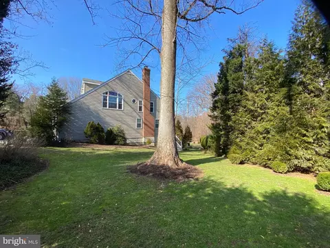 Exterior - 7134 Merrimac Dr, Mclean, VA 22101 photo 13 of 14