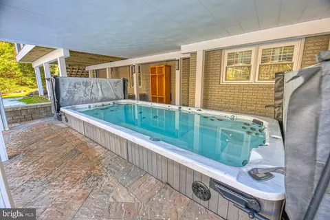 Exterior - 7134 Merrimac Dr, Mclean, VA 22101 photo 10 of 14