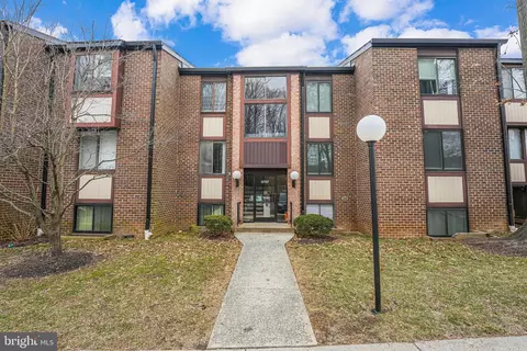 9707 Kings Crown Ct #102, Fairfax, VA 22031