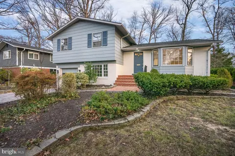 8351 Wagon Wheel Rd, Alexandria, VA 22309