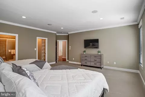 Bedroom - 7024 Green Oak Dr, Mclean, VA 22101 photo 17 of 20