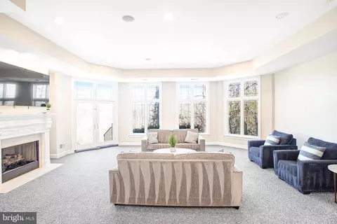 Living - 7024 Green Oak Dr, Mclean, VA 22101 photo 9 of 9