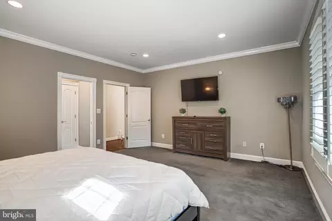Bedroom - 7024 Green Oak Dr, Mclean, VA 22101 photo 19 of 20