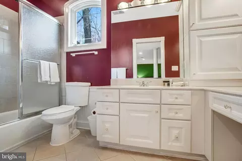 Bath - 7024 Green Oak Dr, Mclean, VA 22101 photo 13 of 17