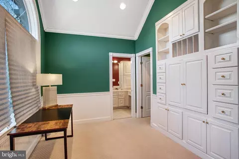 Entry Way - 7024 Green Oak Dr, Mclean, VA 22101 photo 16 of 19