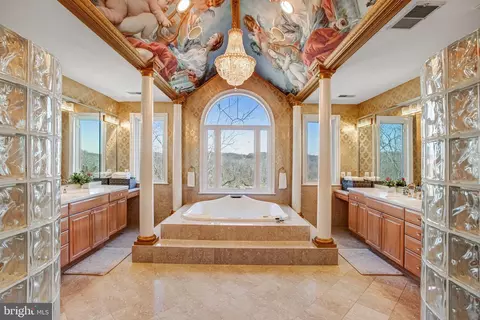 Bath - 7024 Green Oak Dr, Mclean, VA 22101 photo 6 of 17