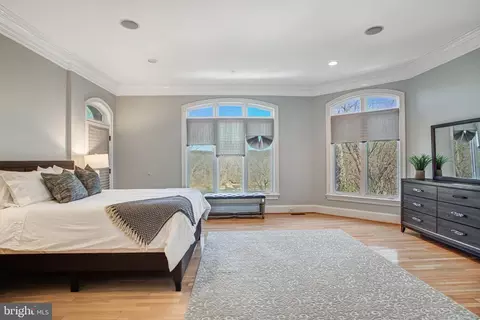 Bedroom - 7024 Green Oak Dr, Mclean, VA 22101 photo 4 of 20