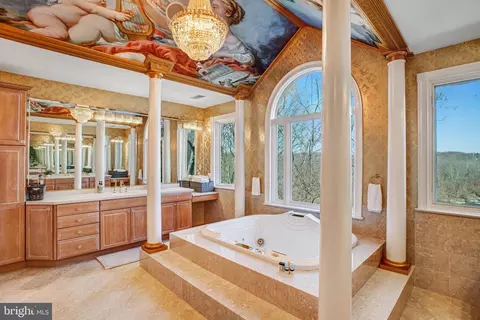 Bath - 7024 Green Oak Dr, Mclean, VA 22101 photo 10 of 17