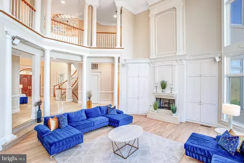 Living - 7024 Green Oak Dr, Mclean, VA 22101 photo 4 of 9