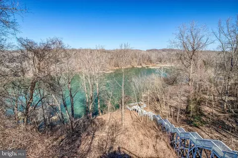 View/Area - 7024 Green Oak Dr, Mclean, VA 22101 photo 5 of 10