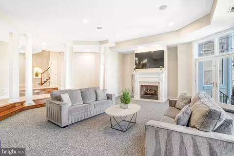 Living - 7024 Green Oak Dr, Mclean, VA 22101 photo 8 of 9