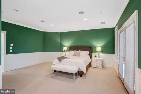 Bedroom - 7024 Green Oak Dr, Mclean, VA 22101 photo 14 of 20