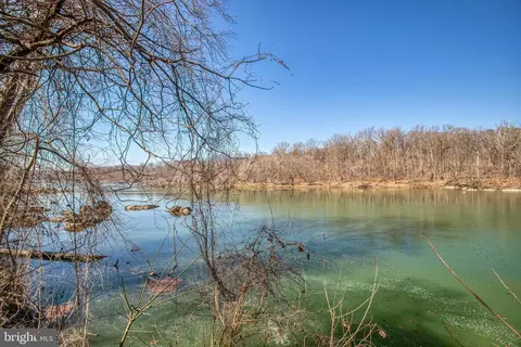 View/Area - 7024 Green Oak Dr, Mclean, VA 22101 photo 4 of 10
