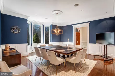 Dining - 7024 Green Oak Dr, Mclean, VA 22101 photo 2 of 2