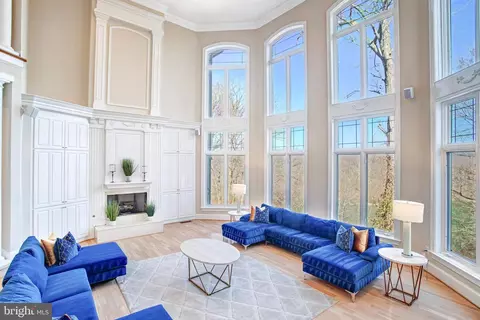 Living - 7024 Green Oak Dr, Mclean, VA 22101 photo 5 of 9