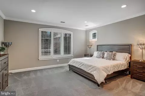 Bedroom - 7024 Green Oak Dr, Mclean, VA 22101 photo 18 of 20