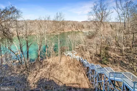 View/Area - 7024 Green Oak Dr, Mclean, VA 22101 photo 7 of 10