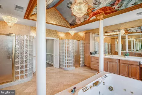 Bath - 7024 Green Oak Dr, Mclean, VA 22101 photo 11 of 17