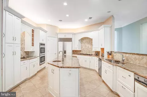 Kitchen - 7024 Green Oak Dr, Mclean, VA 22101 photo 1 of 14