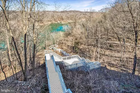 View/Area - 7024 Green Oak Dr, Mclean, VA 22101 photo 10 of 10