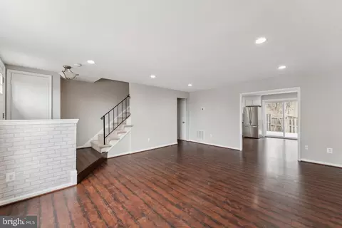 2415 Windbreak Dr, Alexandria, VA 22306