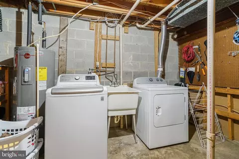 6420 Old Scotts Ct, Springfield, VA 22152 photo 34