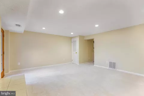 6420 Old Scotts Ct, Springfield, VA 22152 photo 37