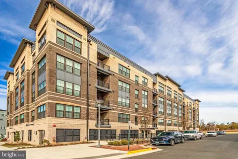 2320 Field Point Rd #4-404, Herndon, VA 20171